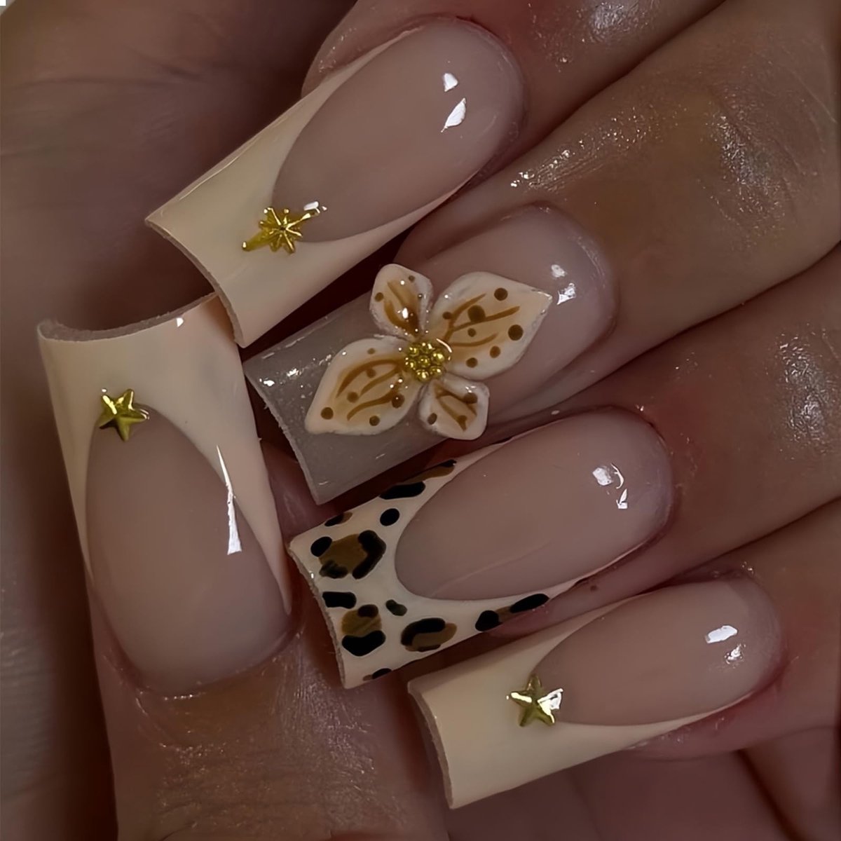 Allecto - Kunstnagels - Lange vierkante press nails - Met 3D bloemen en Franse tips - 24 stuks - Perfect voor feestelijke gelegenheden - Luxe uitst...