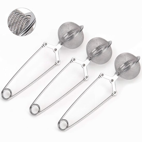 Drie zilverkleurige metalen thee-eieren naast elkaar, met een detailweergave van het gaas.