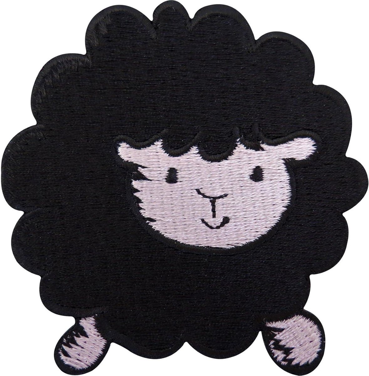 Zwarte schapen patch - Geborduurde badge - Kleding personaliseren - Strijken of naaien - 7 cm diameter - Zwart