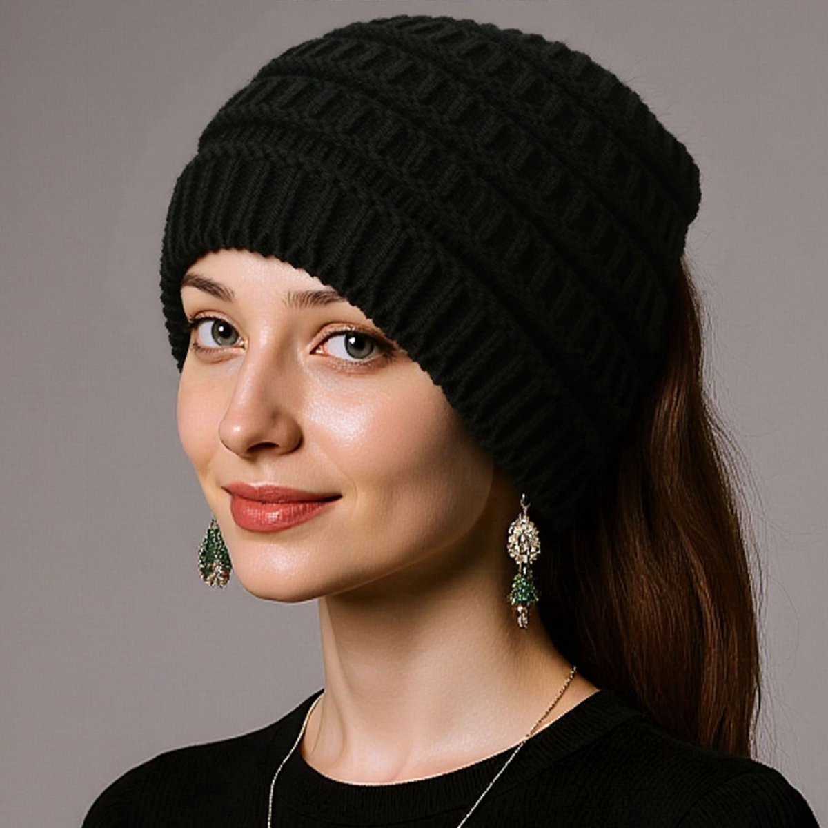 Go Go Gadget - Beanie - Muts - Met opening voor Paardenstaart of Knot - 1 stuk - One size - Zwart