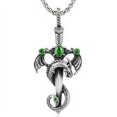 Zilverkleurige ketting met draak-en-zwaard hanger voor heren – fantasy stijl – groene accenten – schakelketting