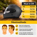 Zwarte integraalhelm met matzwarte afwerking, naast een maattabel (XS-XL) en meetinstructies.
