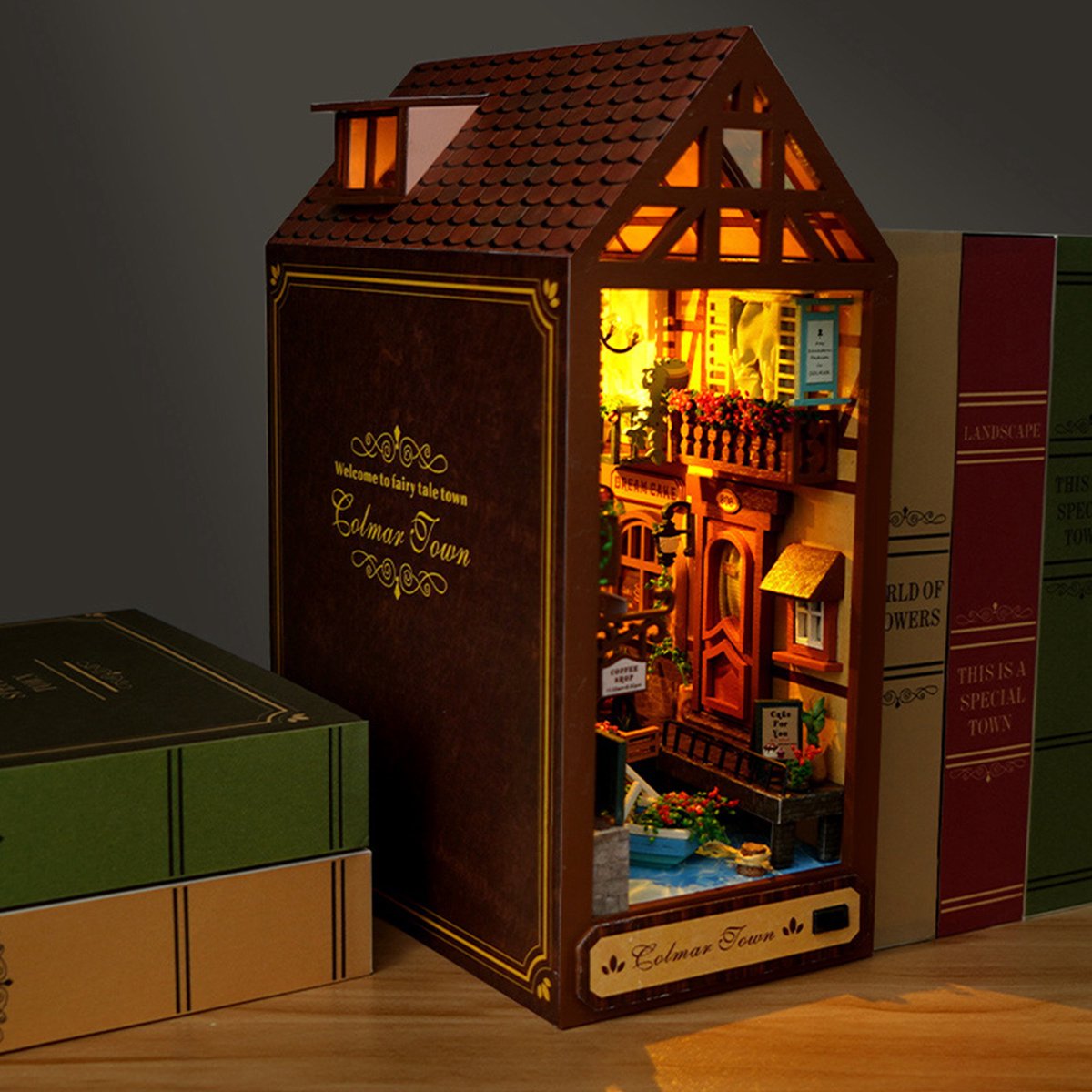 FloraGrace Houten Modelbouw Book Nook – Houten Bouwset 3D Miniatuur Huisje Met Licht – DIY Boek Modelbouw – Natuurlijke Houtkleur – 22,5×19×8 cm