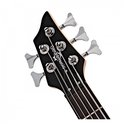Zwarte kop van een basgitaar met 5 stemmechanieken en het Gear4music logo.