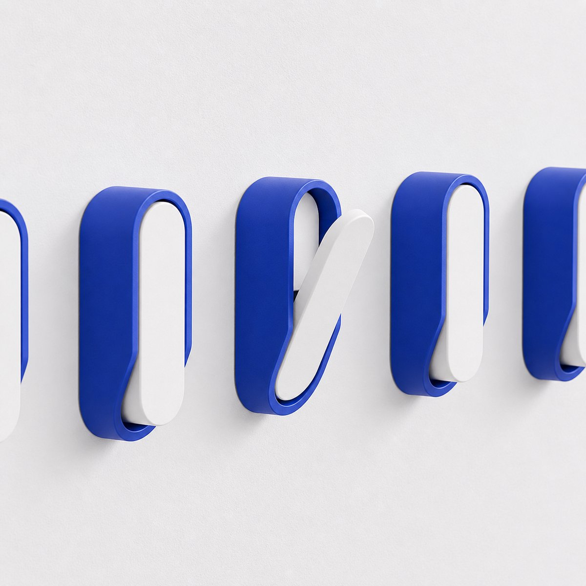 Set Van 3 Opvouwbare Wandhaken Blauw Wit Kapstok Haak - Ruimtebesparende Inklapbare Wandhanger Voor Jas Tas Handdoek Sleutel - Moderne Design Wandhaak Met Schroeven Voor Hal Badkamer Slaapkamer - Koningsblauw + Wit