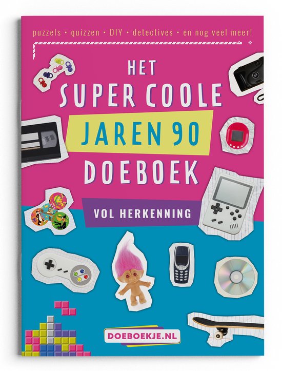 Het Super Coole Jaren 90 DoeBoek met retro spelcomputers, cassettebandje, diskette en trollenpop.