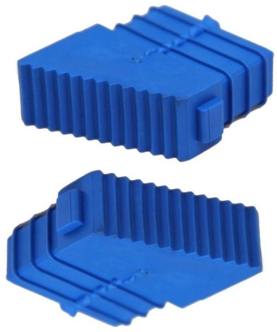 Twee blauwe trapvoetjes met groeven en een uitstekende rand.