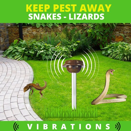 Een solar ongedierteverjager in een grasveld met een hagedis en een cobra. De tekst "KEEP PEST AWAY SNAKES - LIZARDS" en "VIBRATIONS".