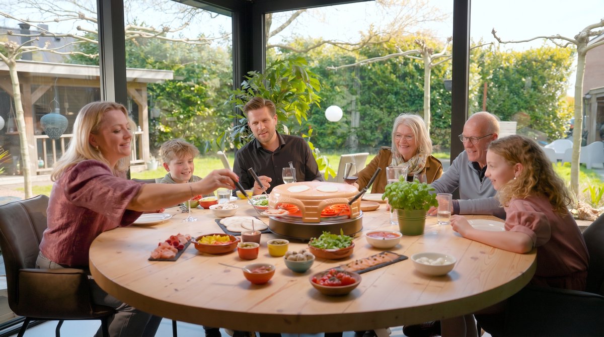 Emerio Pizzarette Origineel - 4 Persoons Pizza Oven - Pre-bake functie - Handgemaakte terracotta koepel - 4 Geïsoleerde bak spatels - RVS bakplaat - PO-115847.1 1000W – foto 7
