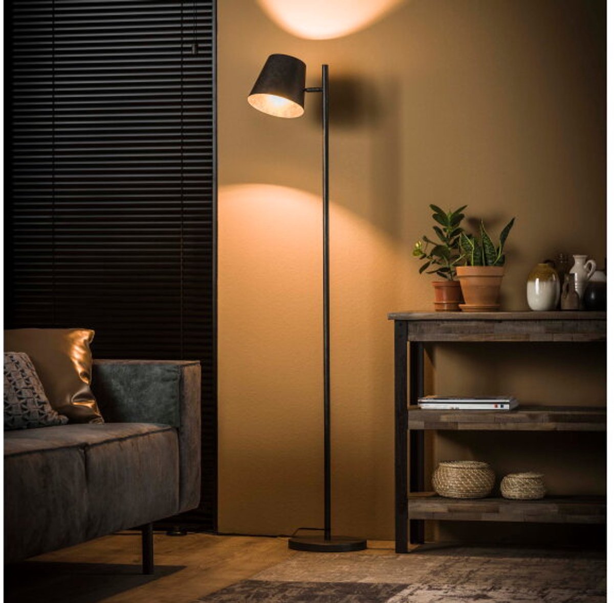 Vloerlamp met Verstelbare Metalen Kap van 1 Lamp - Charcoal kleur - 37x18x157 cm - Stijlvolle Vloerlamp - Moderne Verlichting - Geschikt voor Woonkamer of Studiekamer - In Hoogte Verstelbaar tot 157 cm