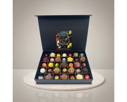 Chocoseum en Chocoladna Luxe chocolade cadeau MIX van Pralines & Truffels- Groot (35 stuks) Relatiegeschenk-chocoladecadeau-pralines-bonbons-verjaardagscadeau