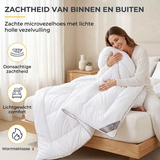 Vrouw knuffelt een wit dekbed in bed, 'Zachtheid van binnen en buiten'.