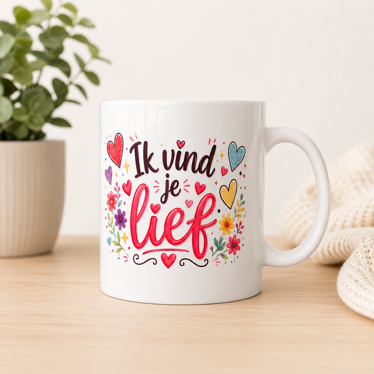 Ik Vind Je Lief Mok – Vrolijke Koffiemok met Hartjes en Bloemen – Keramische Mok 325ml – Lief Cadeau – Vaatwasserbestendig