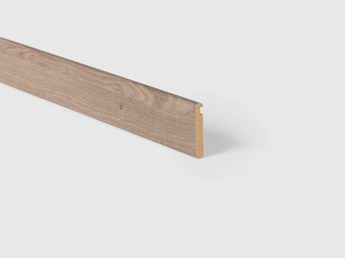 Maestro Opentrapprofiel PVC Nougat Oak – 1500x56x10 mm | Traprenovatie