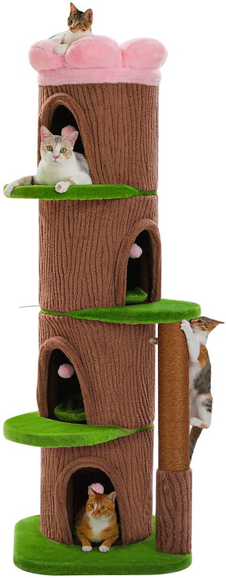 Een hoge, bruine krabpaal in boomstamdesign met vijf katten op verschillende niveaus.