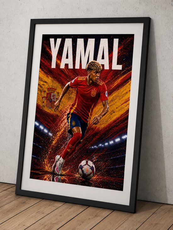 Lamine Yamal en tenue de football rouge, avec le drapeau espagnol et un effet de feu. Coure avec ballon.