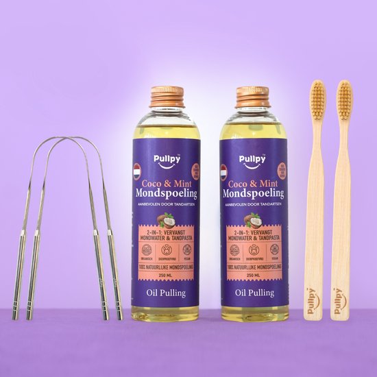 Deux bouteilles de bain de bouche Pullpy Coco & Mint, brosses à dents en bambou et gratte-langues métalliques.