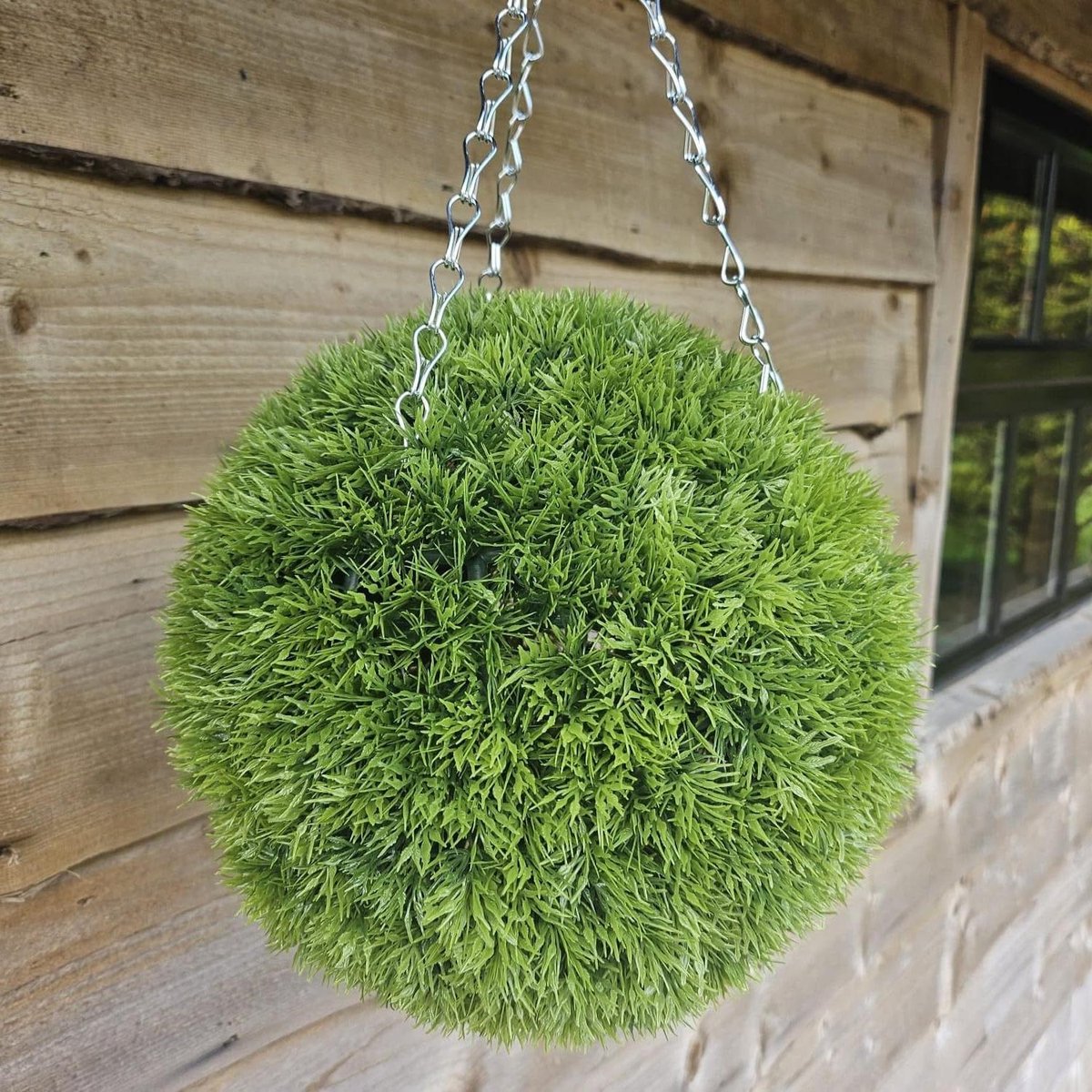 Kunstgras Bal - Buxusbal Hangend - Tuindecoratie Buiten - Inclusief Ketting - 38cm Diameter - Groen