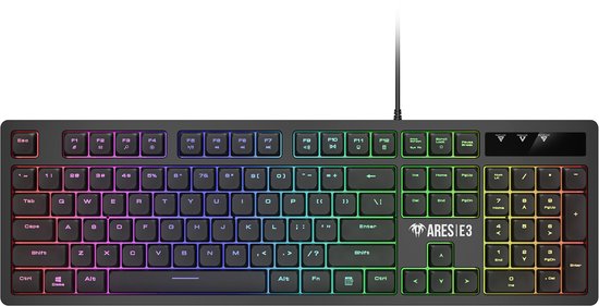 Zwart gaming toetsenbord met RGB-verlichting op de toetsen.