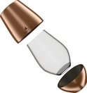Een glazen wijnglas met koperkleurige, steel-loze behuizing, deels geopend.