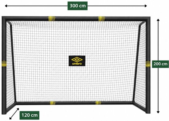 Zwart Umbro voetbaldoel van 300 cm breed, 200 cm hoog en 120 cm diep.