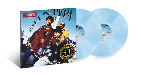 Couverture de l'album 'Very Necessary' de Salt-N-Pepa, édition 30ème anniversaire, avec deux disques vinyles bleu clair.