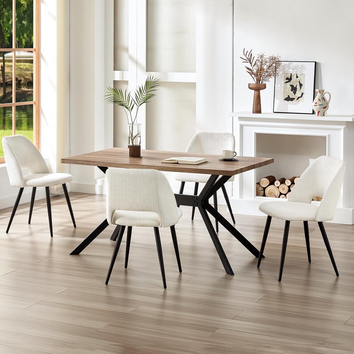 Eetkamerstoelen Set van 4 – Moderne Beige Corduroy Stoelen met Zwarte Metalen Poten, Ergonomisch Design, Comfortabel Dik Schuim, 45 x 48 x 80 cm – Perfect voor Eetkamer, Keuken, Woonkamer, Slaapkamer en Ontvangstruimte – Laura