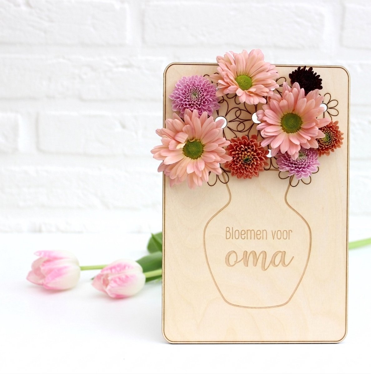 Houten bloemenkaart voor oma – Moederdag cadeau met naam – DIY bloemen in