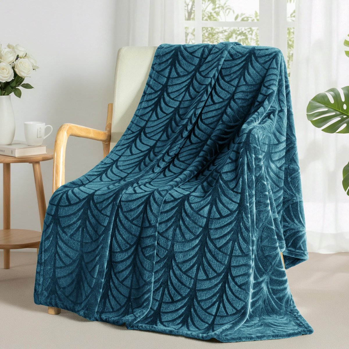 Dailygoods - Dailygoody - Knuffeldeken - Warme bankdeken - Superzacht flanel - 130 x 150 cm - Grijsblauw - Ideaal voor lezen en reizen - Comfortabel voor volwassenen