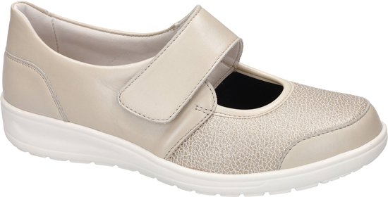 Nude (beige) ballerina met klittenbandsluiting en een glitterpatroon op de voorvoet.