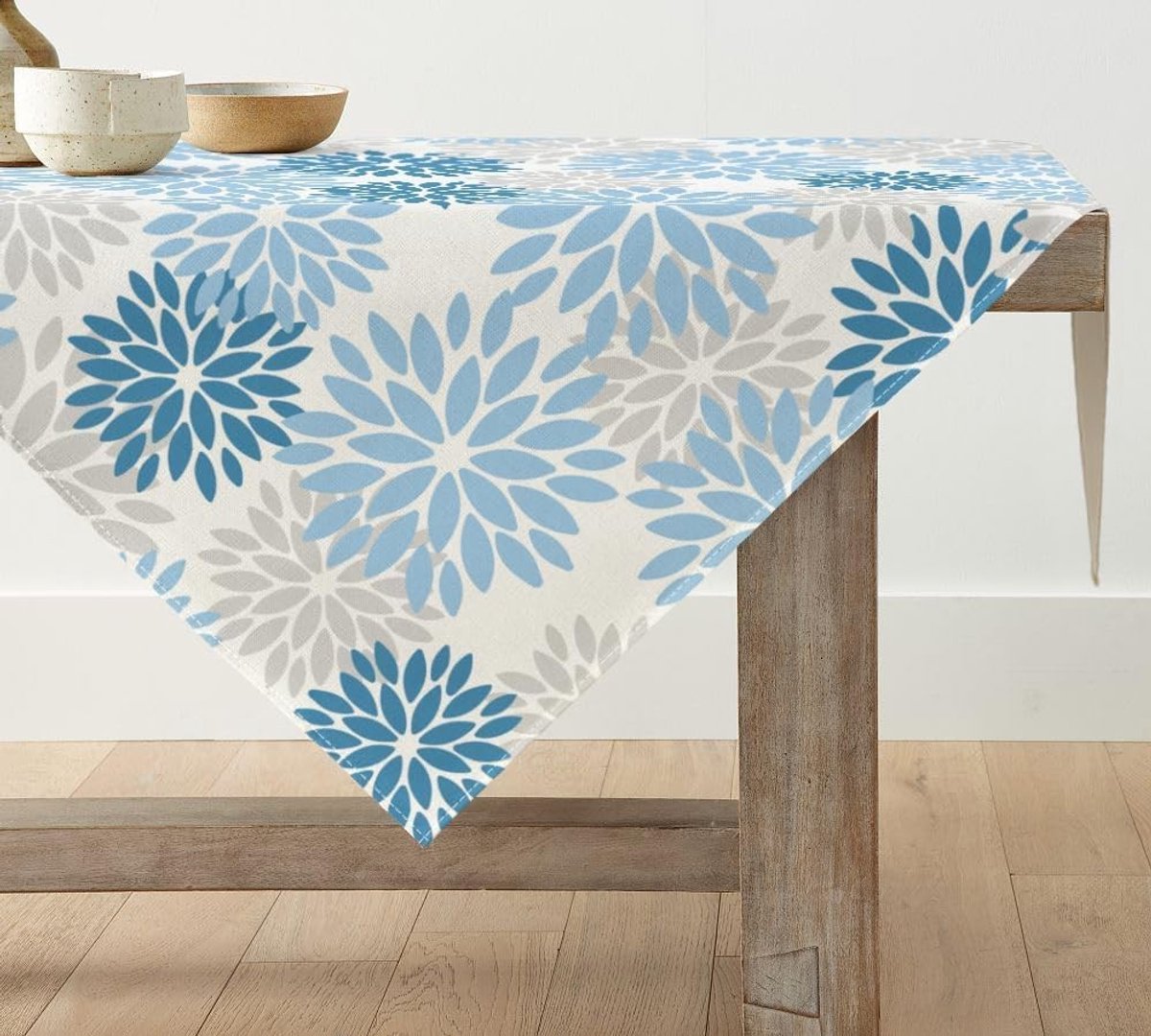Dailygoods - Dailygoody - Bloemen - Tafellinnen - Seizoensgebonden - IJsblauw - Keukentafel decoratie - 85 x 85 cm - Geschikt voor binnen - Winter thema
