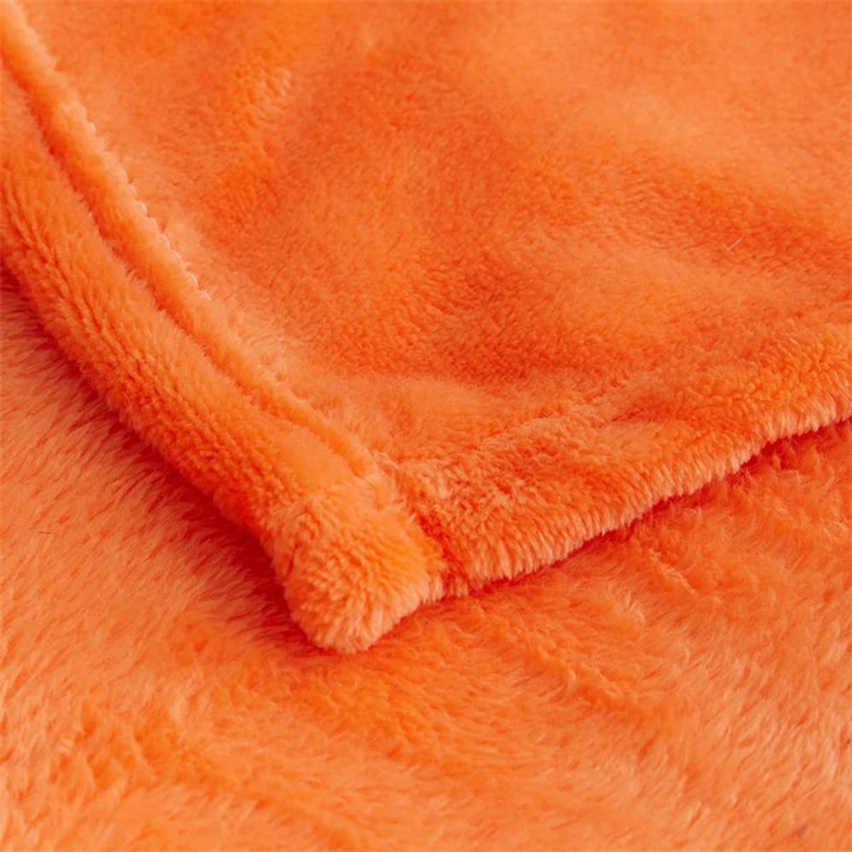 SPHProducts - Wollige knuffeldeken - Superzacht - Oranje - Flanel - Warm en veelzijdig - Geschikt voor bed en bank