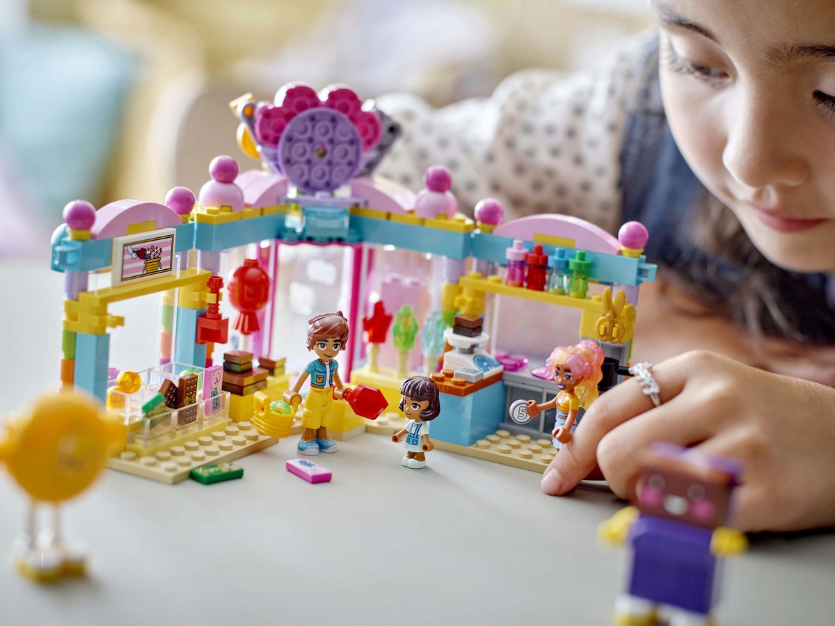 LEGO Friends Heartlake City snoepwinkel - 42649 — afbeelding 14