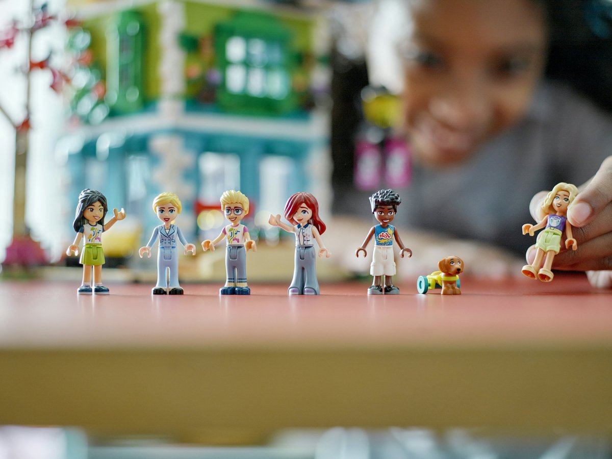 LEGO Friends Heartlake City Buurtcentrum Modular Building Speelgoed Set - 41748 — afbeelding 19
