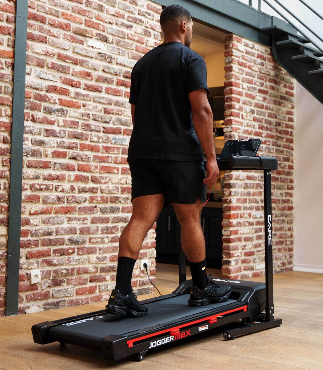 CARE JOGGER MAX - Connected en opvouwbare loopband - Maximale snelheid 16 km/u - 28 programma’s - Gemotoriseerde helling tot max. 9% - Voor thuisgebruik thumbnail 4