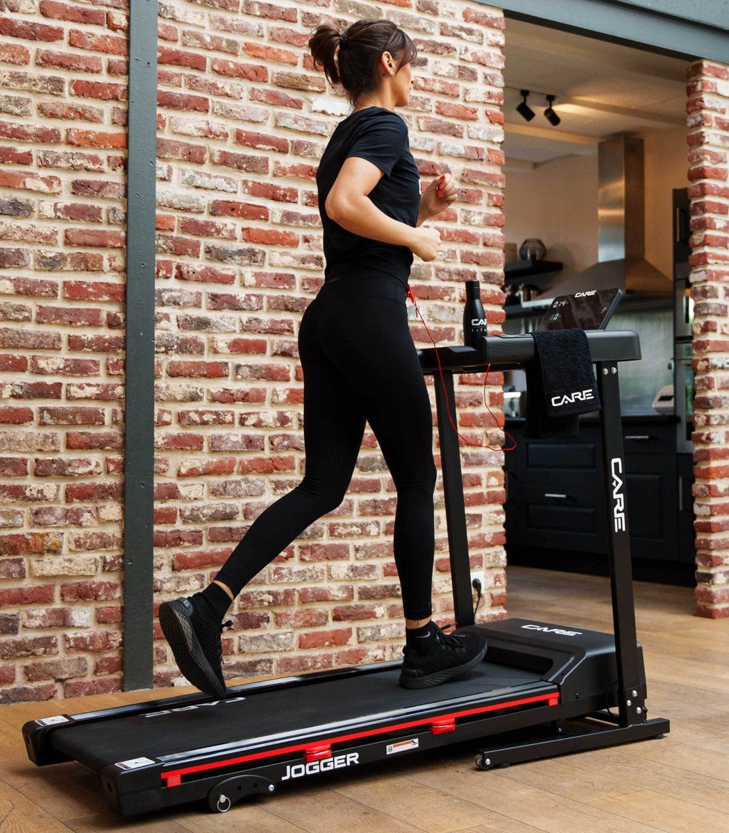 CARE JOGGER - Connected en opvouwbare loopband - Maximale snelheid 16 km/u - 28 programma’s - Handmatige helling met 3 niveaus - Voor thuisgebruik thumbnail 4