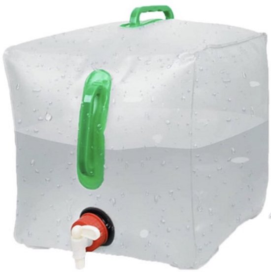 Transparante, opvouwbare jerrycan van 20 liter met groene handgreep en kraan.