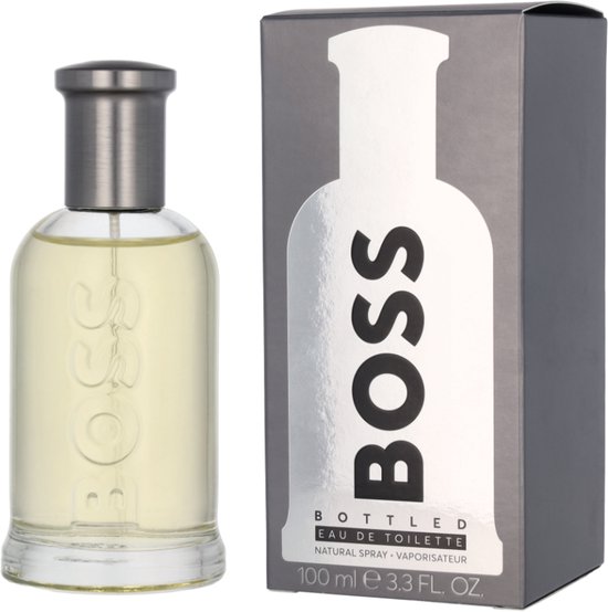 Een set van BOSS Bottled Eau de Toilette met een fles en verpakking.