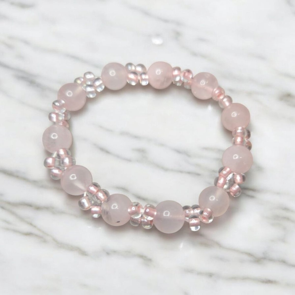 Rozenkwarts armband. (elastisch)