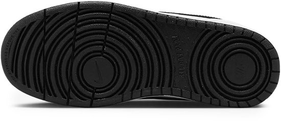 Zool van witte Nike sneaker met cirkelvormig profiel en 'NIKE RUN' tekst.