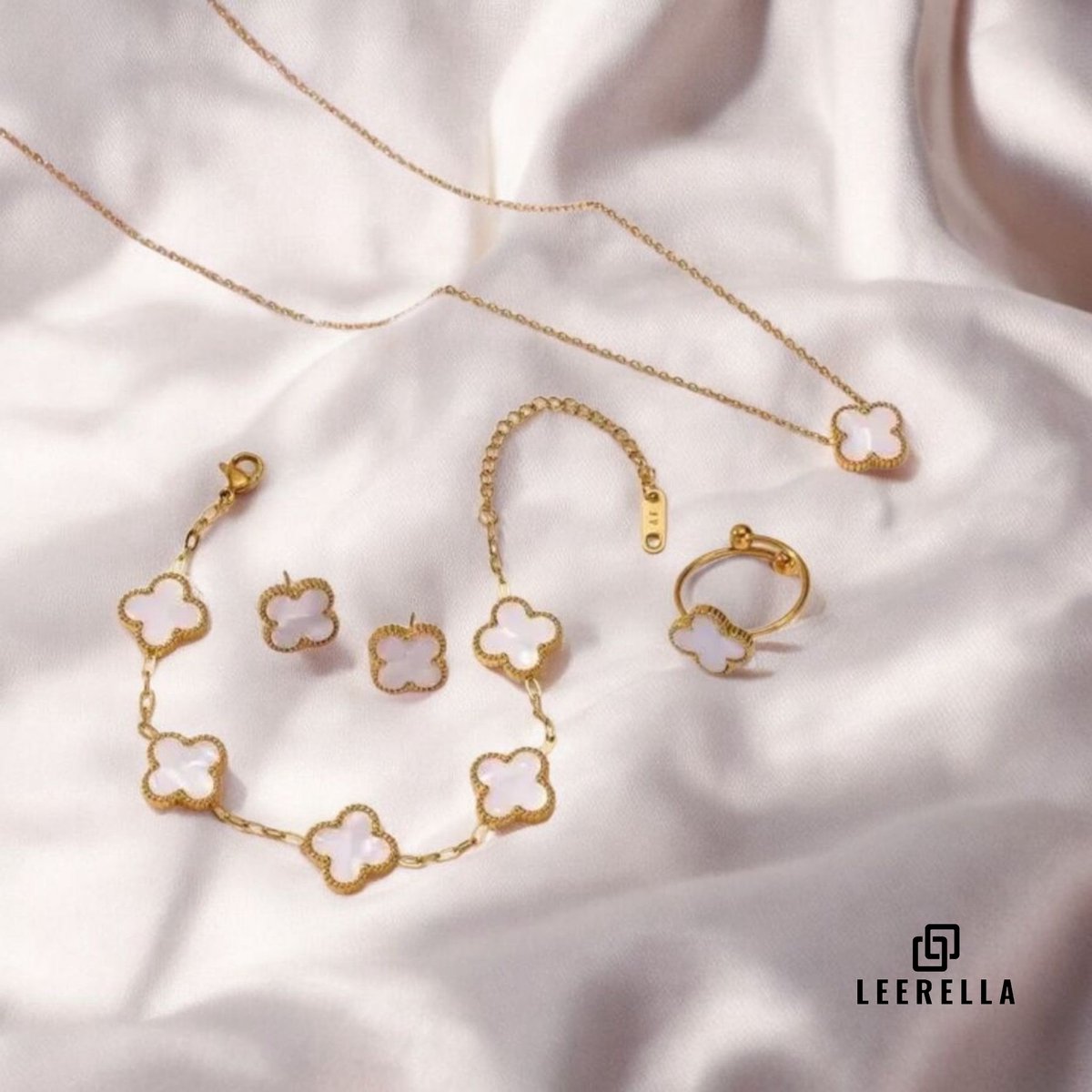 Leerella Luxe Klaver Sieradenset Wit - Ketting, Armband, Oorbellen & Verstelbare Ring