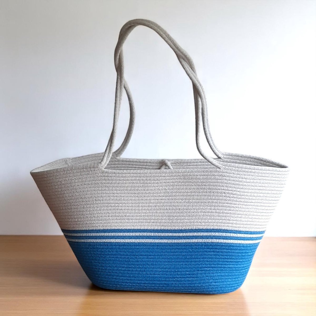Strandtas XXL -Blauw en Ecru - - 50x30x15cm - Touwtas - Shopper - Handgemaakt - boho schoudertas - Boodschappentas -Zomertas- Tote Bag - Draagtas - Gerecycled Katoen