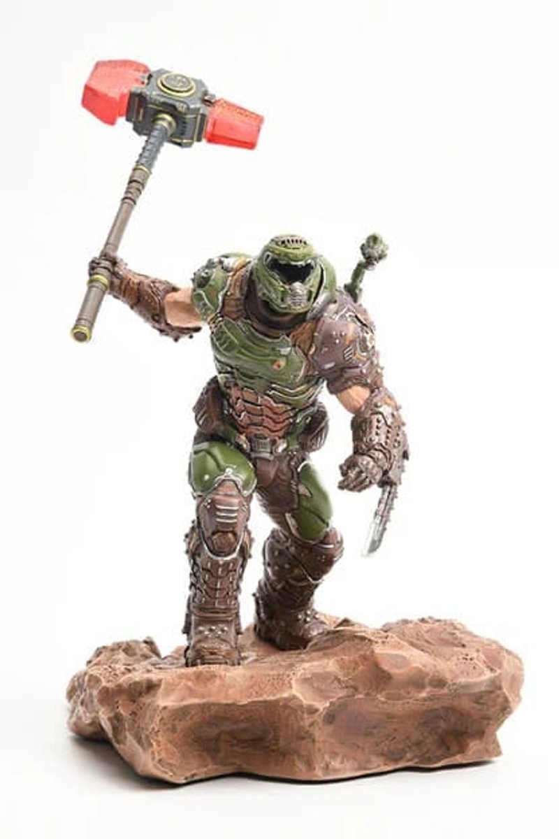 DEVplus Doom Eternal Statue Doom Slayer 15 cm Beeld