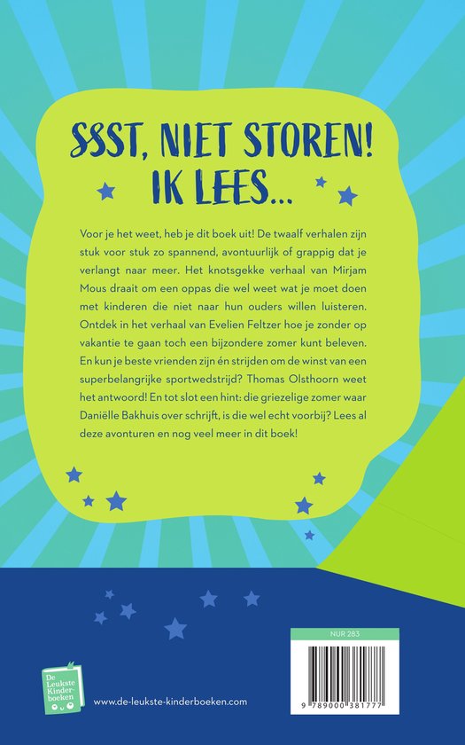 Boek kaft met de tekst 'SSST, NIET STOREN! IK LEES...' in grote blauwe letters. Gele achtergrond met gele sterren. Deel van de tekst in het Nederlands.