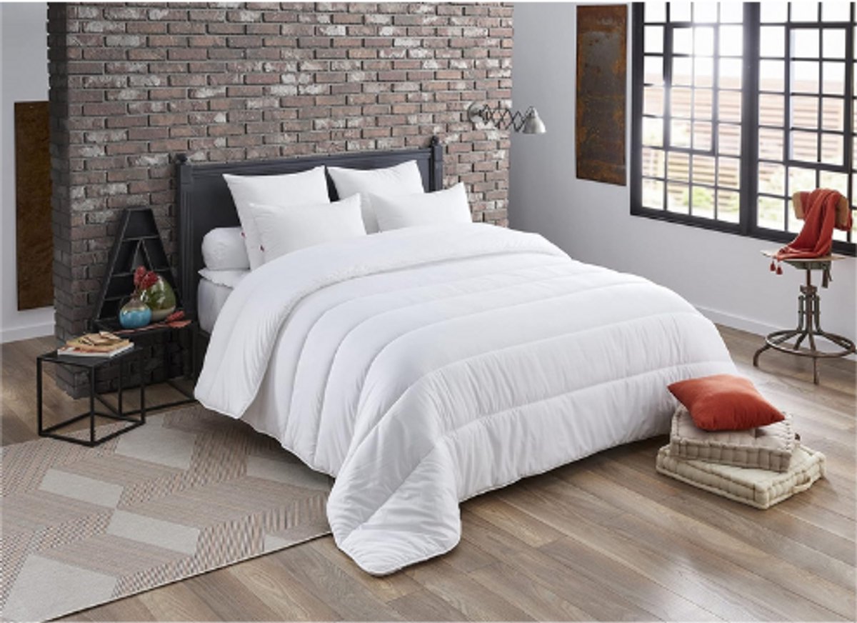 Dekbed 240x220 Cm Wit – Mijtdicht En Anti-Allergisch Niagara Dekbed – Zacht En Comfortabel Voor Tweepersoonsbed – Machinewasbaar Op 40 °C