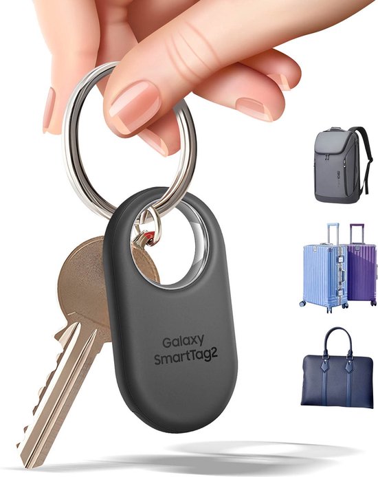 Hand met sleutels en zwarte Galaxy SmartTag 2