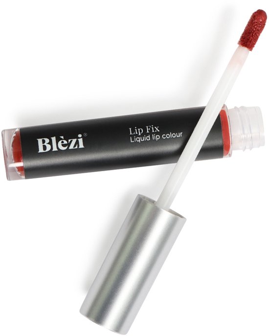 Blèzi Lip Fix vloeibare lippenstift open met applicator en swatch.