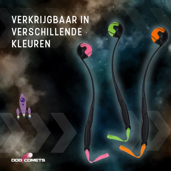 Zwarte hondenwerpers met roze, groene en oranje tennisballen en bijpassende lussen.