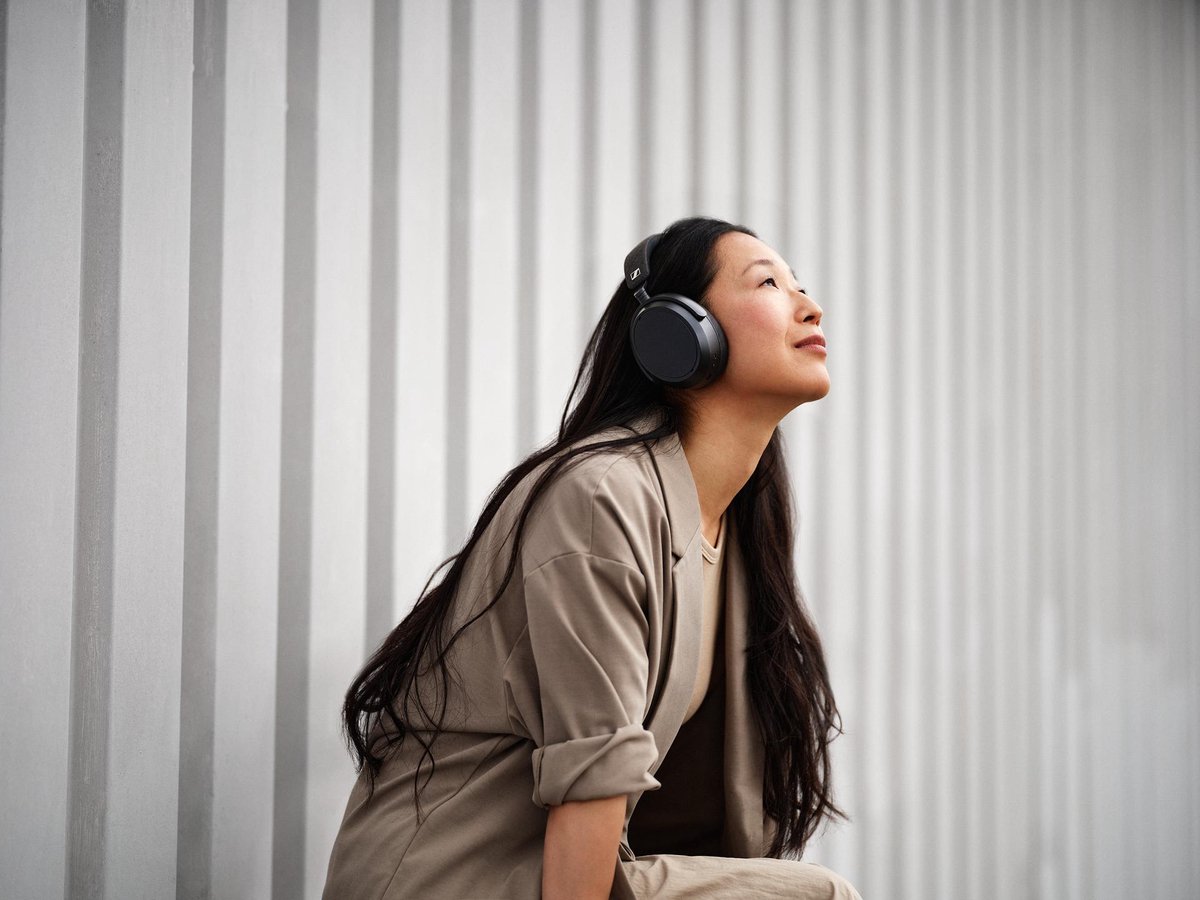 Sennheiser MOMENTUM 4 Wireless - Draadloze over-ear koptelefoon met Noise Cancelling - 60u batterij - Snelladen – 4 Microfoons - Zwart — afbeelding 5