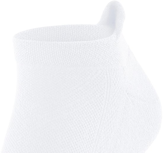 Witte Falke enkelsokken met een verhoogde hielband voor extra grip.